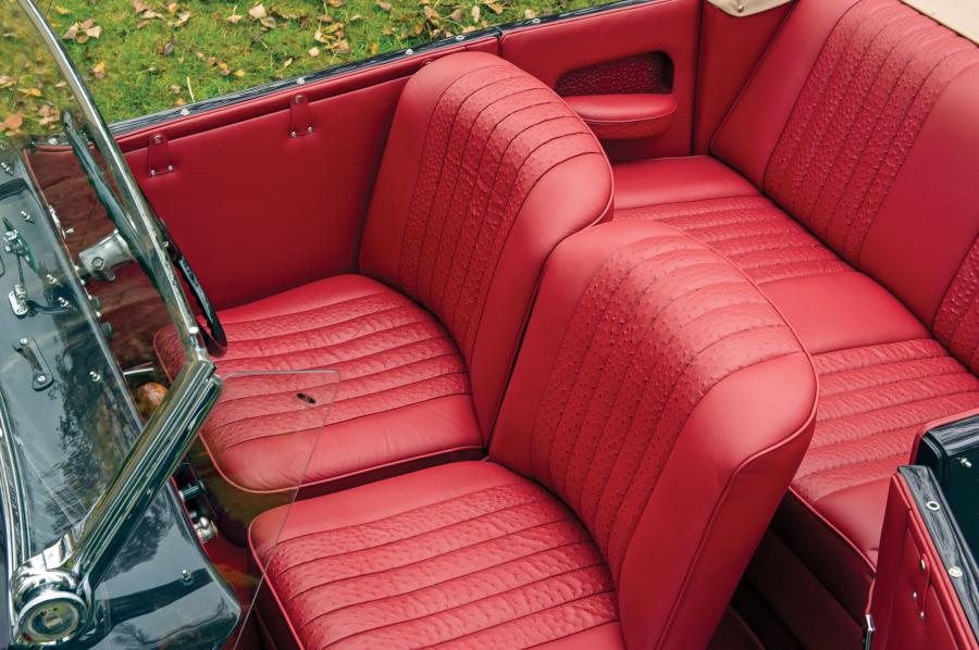 Интерьер Lagonda LG6 Rapide Tourer 1937 года  (фото 13 из 14)
